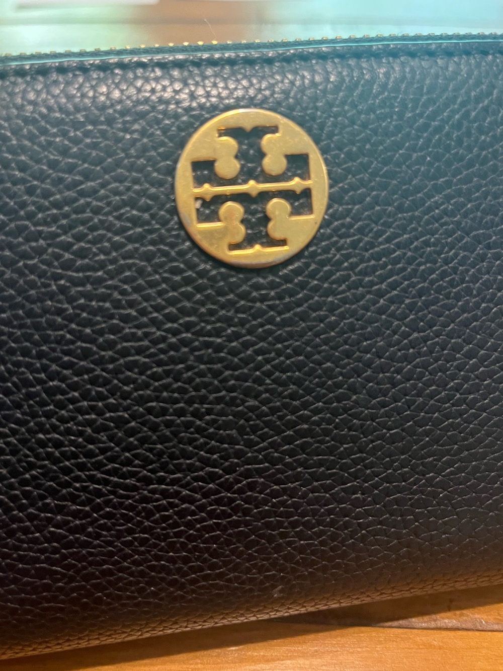 Tory Burch Black Pebbled Leather Zip-Around Wristlet with Gold Logo - Picture 4 of 9